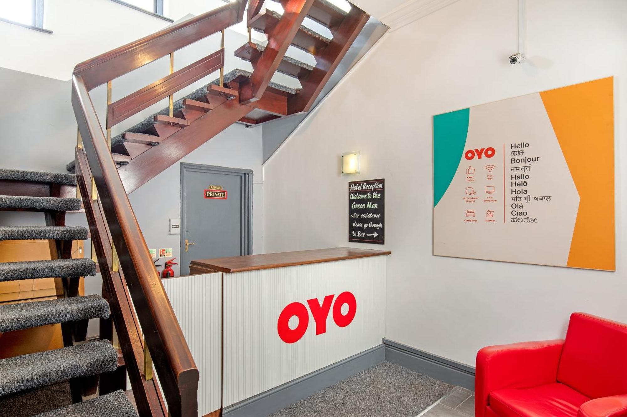 Oyo The Green Man Pub And Hotel Londen Buitenkant foto