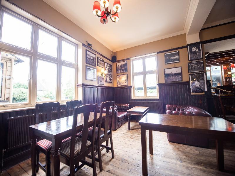 Oyo The Green Man Pub And Hotel Londen Buitenkant foto