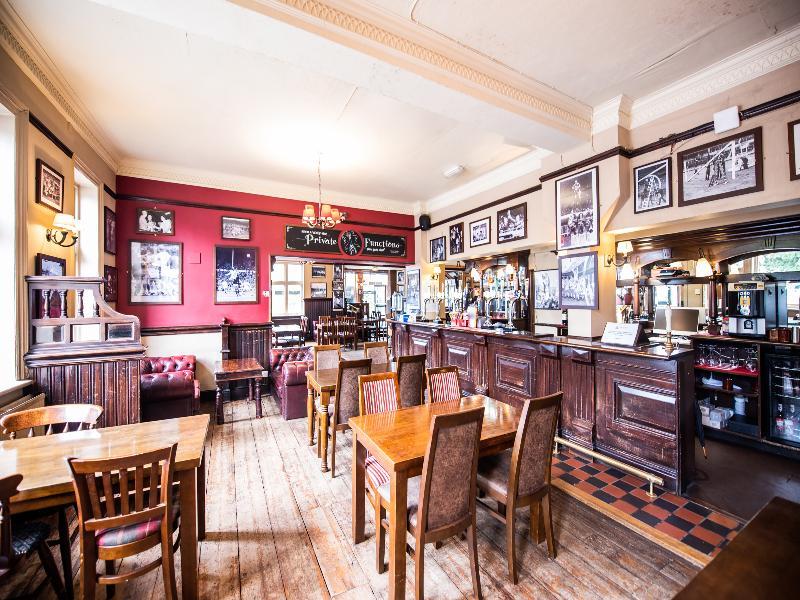 Oyo The Green Man Pub And Hotel Londen Buitenkant foto